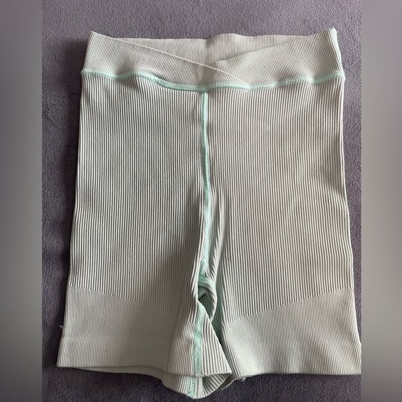 Free People Movement Free Throw Short in Turquoise Mint. Size Small - Picture 3 of 6
